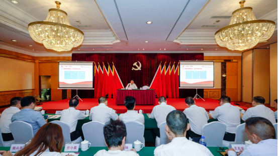 尊龙凯时集团任丁书记带头讲授“不忘初心、牢记使命”主题教育专题党课
